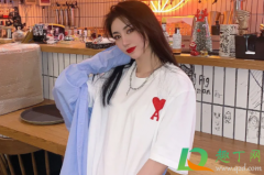 a上面一個(gè)愛心的衣服品牌介紹