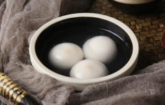 煮熟的湯圓要連湯一起放冰箱嗎